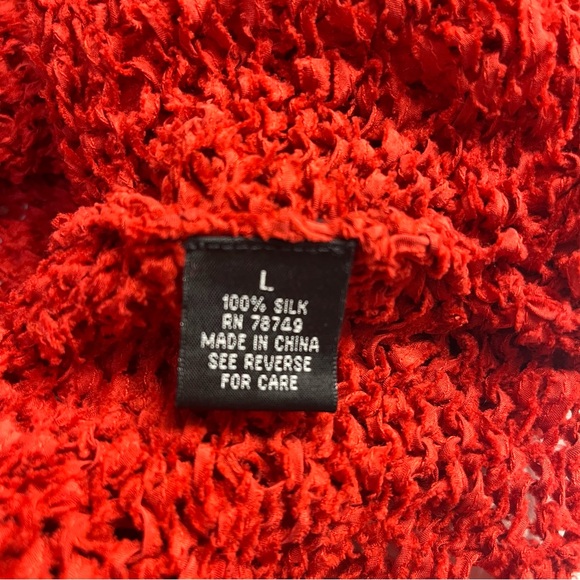 Imperfect y2k 100% silk top large crochet style crinkle red baddie going out top - Picture 15 of 17